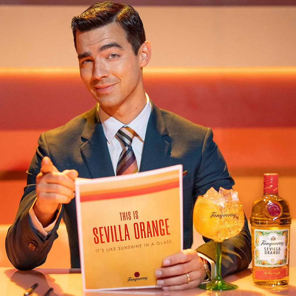 Joe Jonas promociona ginebra española